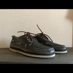 sperry boat shoes size 11